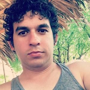 Meet your Posher, Cesar